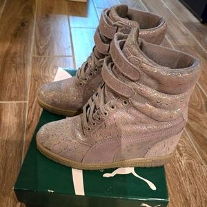 Puma Sky Wedge Suade Sneaker